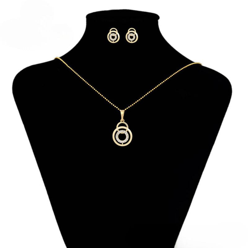 Katie Circlic Pearl Jewellery Set