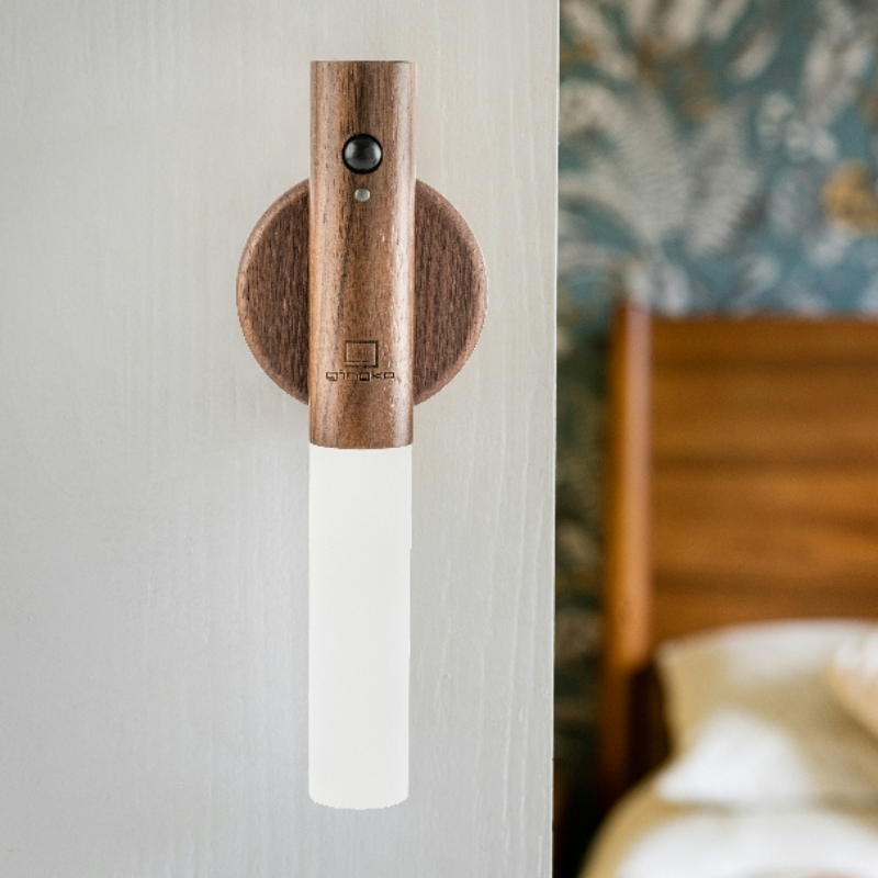 Gingko Smart Baton Light - Natural Walnut