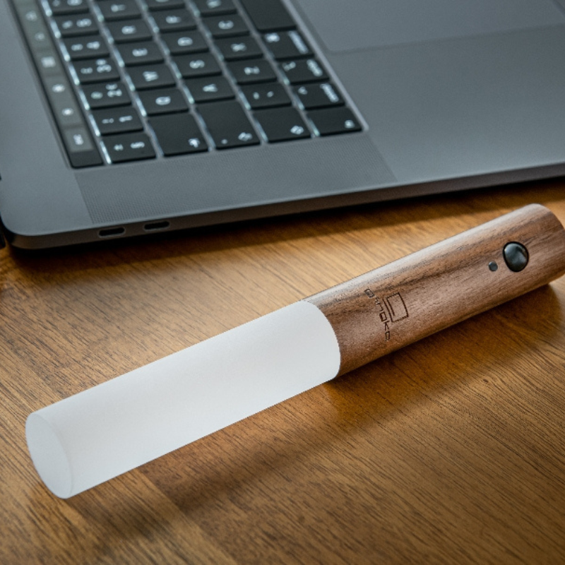 Gingko Smart Baton Light - Natural Walnut